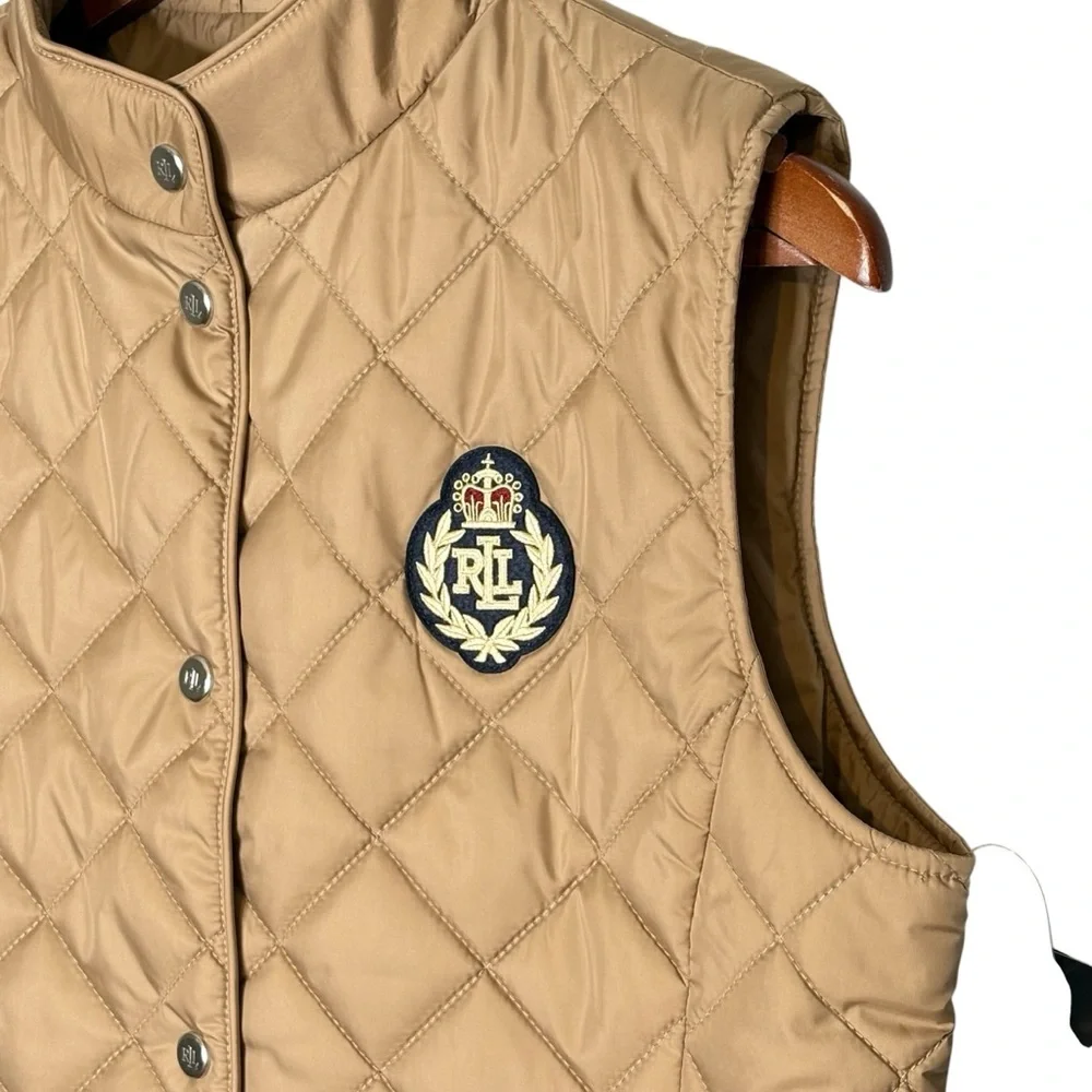 NWT Lauren Ralph Lauren Birch Tan Crest-Patch Quilted Vest Size M Lightweight